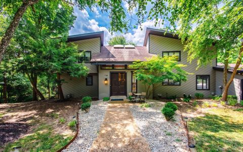 Photo of 7708 Creekwood Lane, Amberley, OH 45237 (MLS # 1885718)
