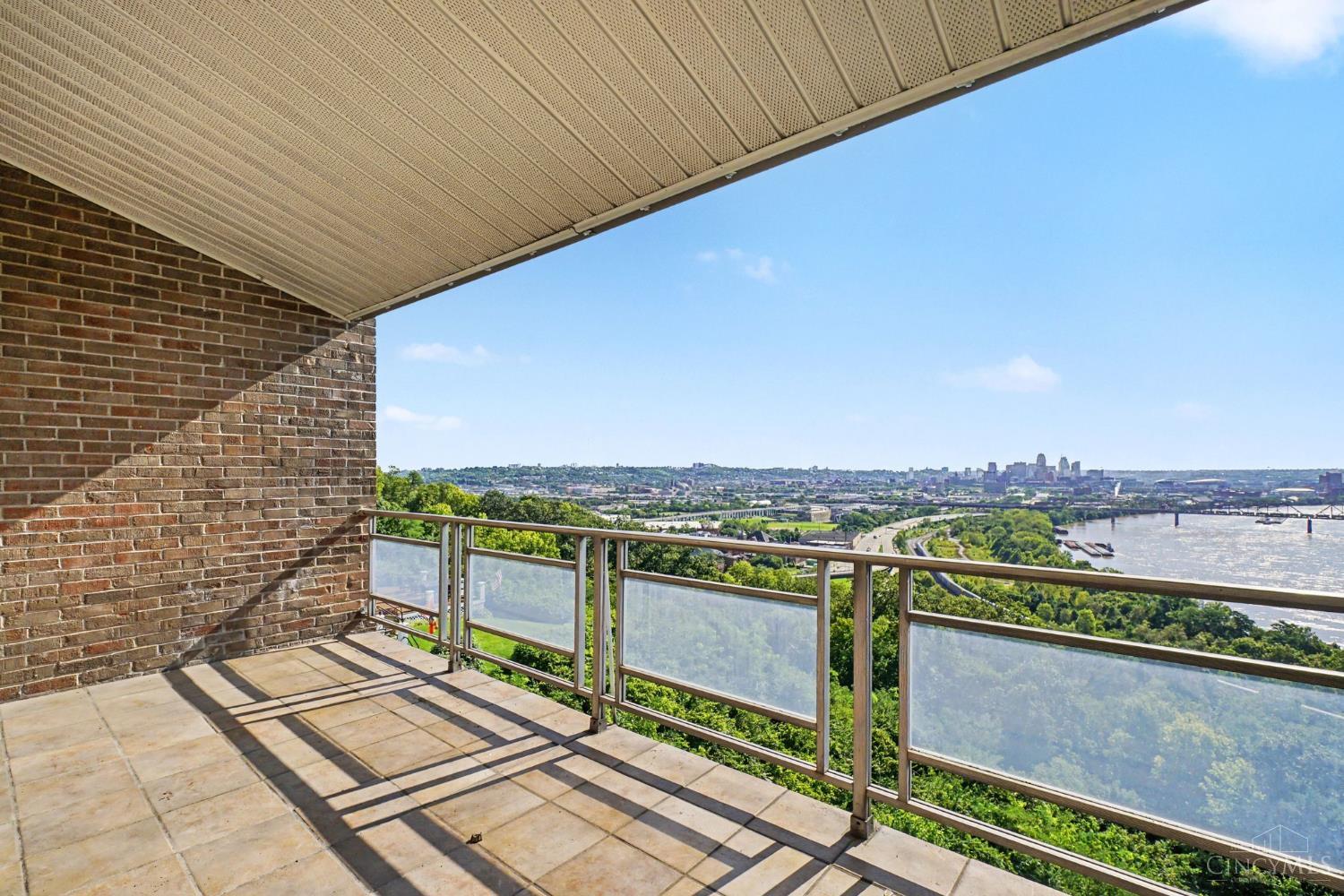 500 Mt Hope Avenue 404