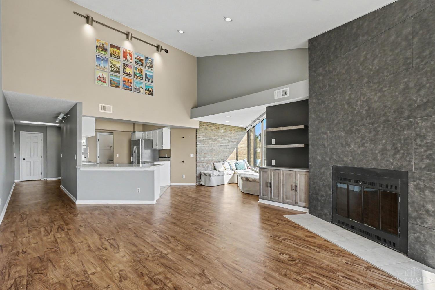 500 Mt Hope Avenue 404