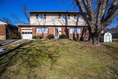 Photo of 818 Rosetree Lane, Cincinnati, OH 45230 (MLS # 1868836)