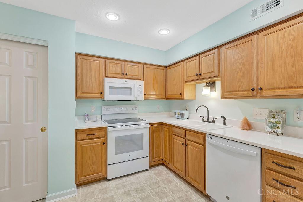 3950 Olde Savannah Drive #7, Colerain Twp, Ohio image 25
