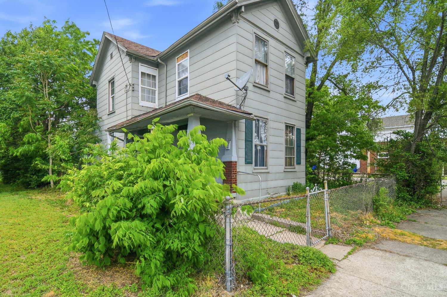 607 S 8th Street