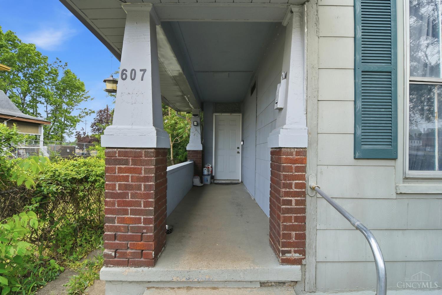607 S 8th Street