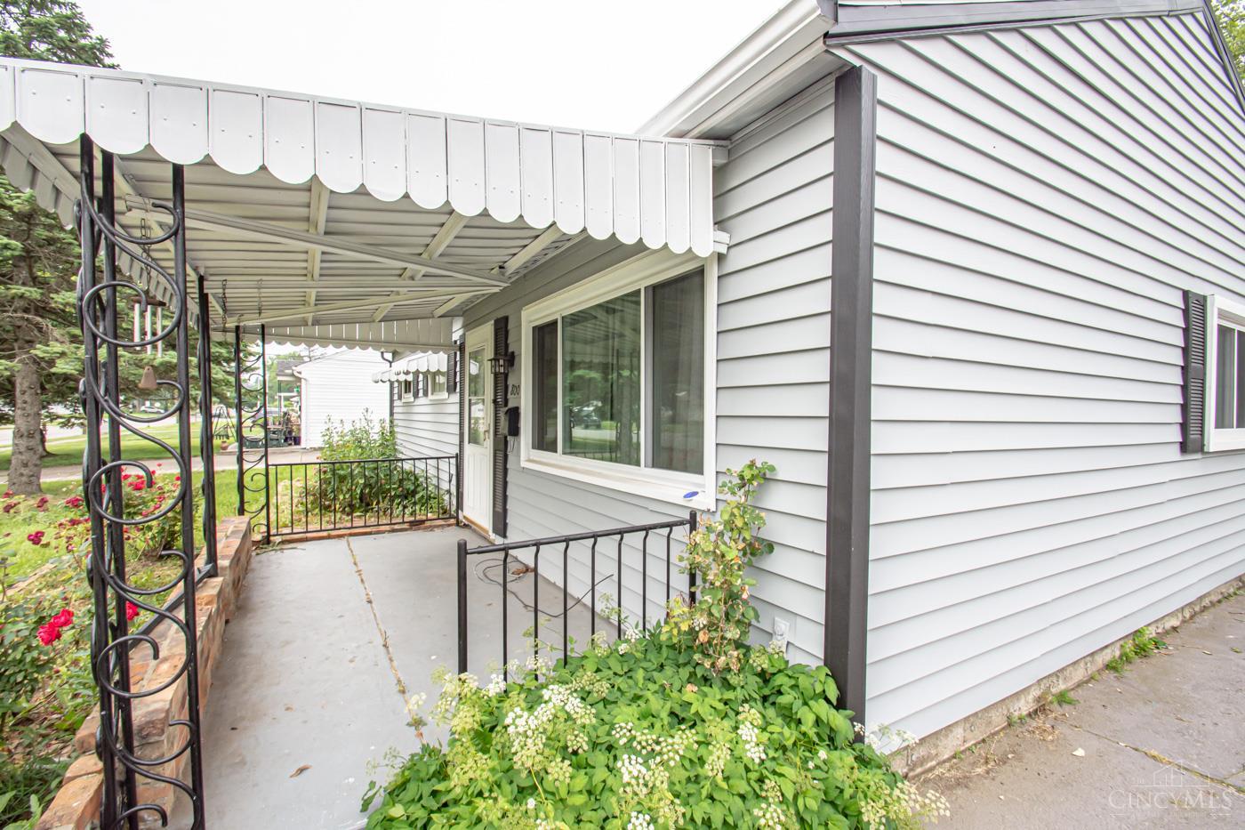 800 Richardson Drive, Middletown, Ohio image 2
