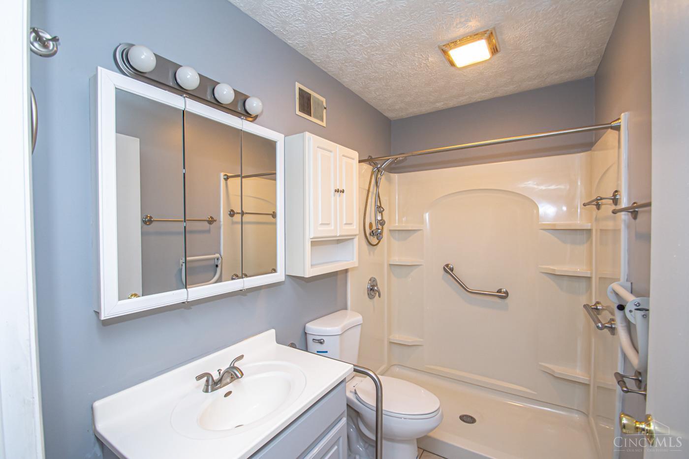800 Richardson Drive, Middletown, Ohio image 14