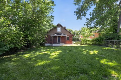 Photo of 1323 Woodland Avenue, Springfield Township, OH 45237 (MLS # 1878661)