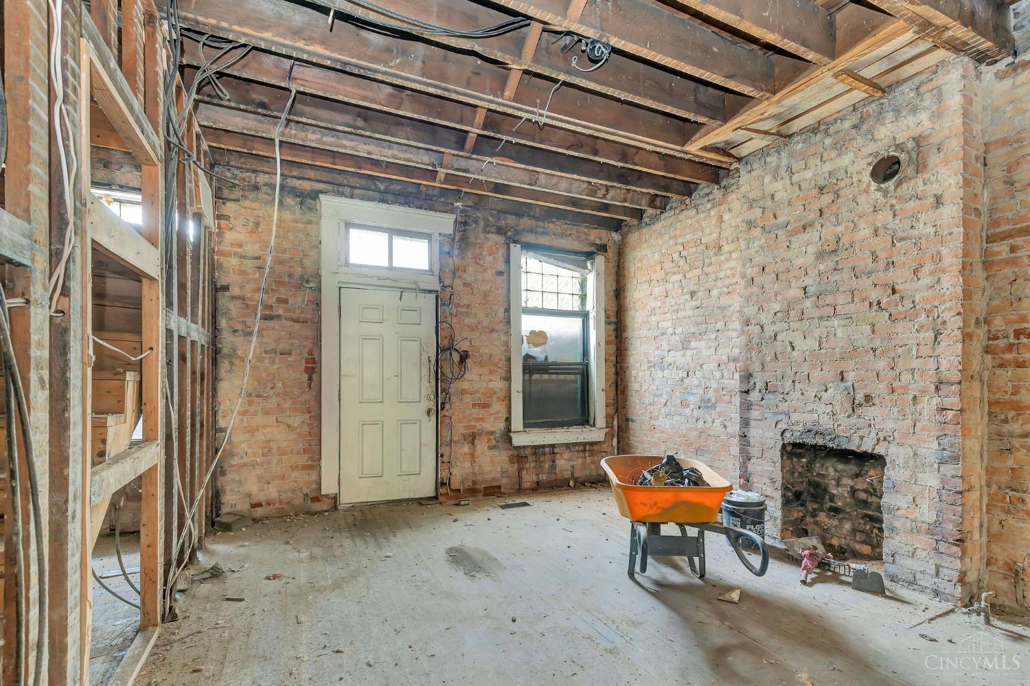 1602 John Street