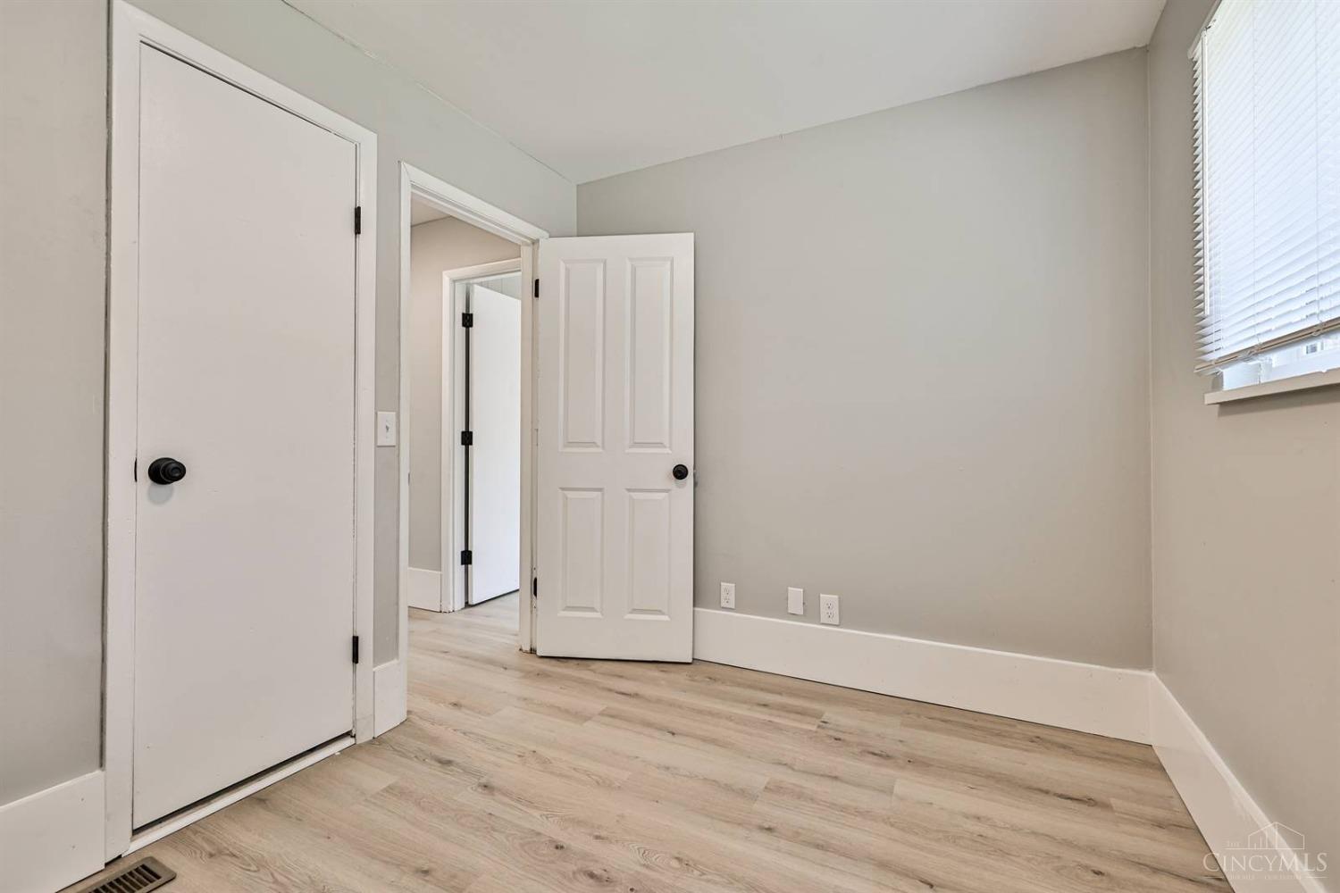 2952 Westknolls Lane, Cincinnati, Ohio image 17