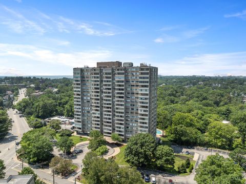 Photo of 2324 Madison Road #1905, Cincinnati, OH 45208 (MLS # 1849038)