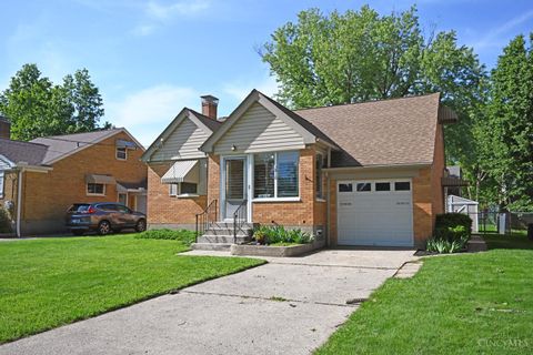 Photo of 3810 S Broadlawn Circle, Silverton, OH 45236 (MLS # 1879454)