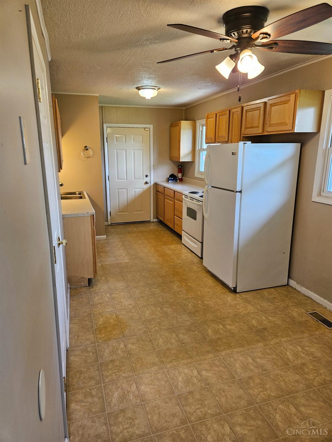 2498 Wenning Road, Colerain Twp, Ohio image 11