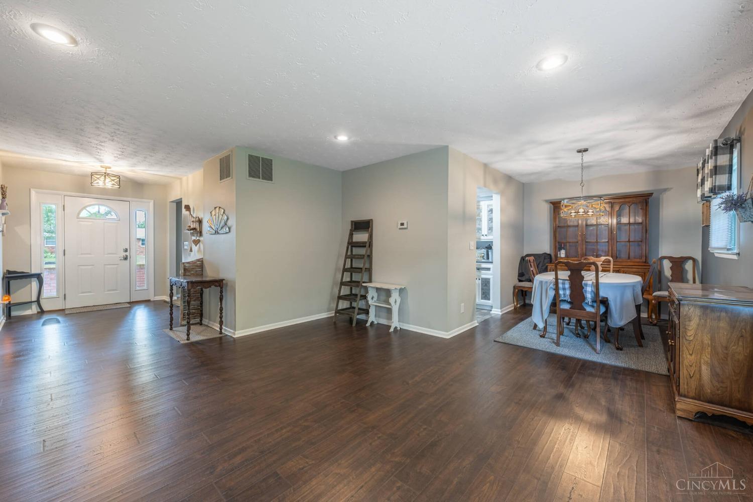 5257 Montgomery Avenue, Franklin, Ohio image 2
