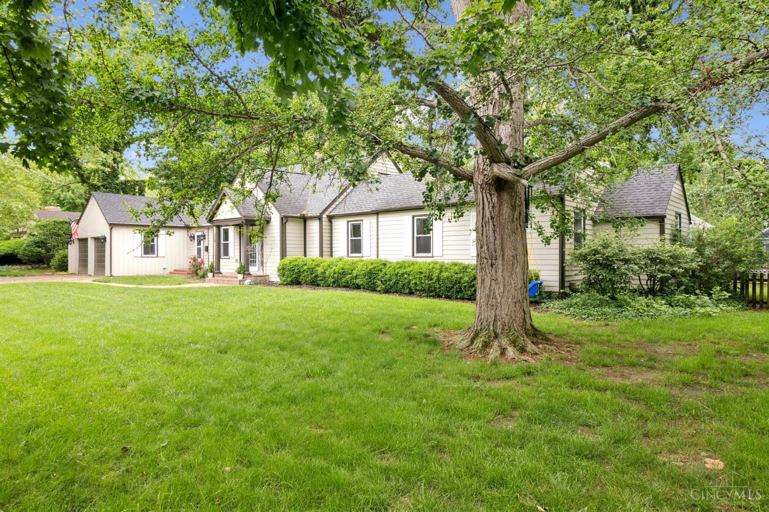 308 Oxford Avenue, Terrace Park, Ohio image 4