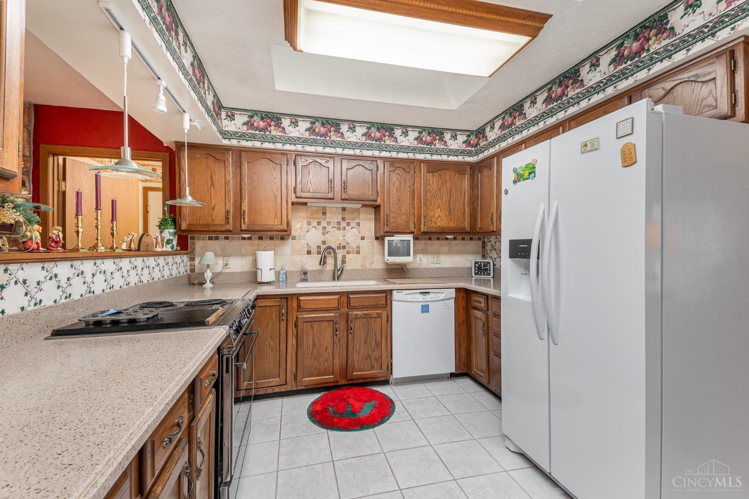 5638 Fawn Wood Lane, Colerain Twp, Ohio image 10