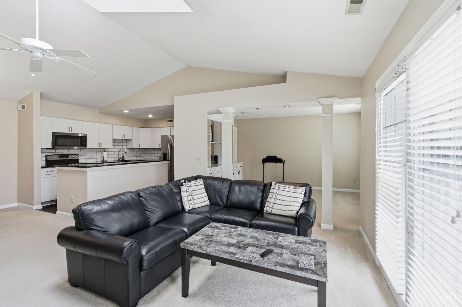 4044 White Chapel Lane