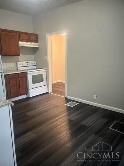 Cleves, Ohio 45002, United States, 2 Bedrooms Bedrooms, ,1 BathroomBathrooms,Residential,Active,237928