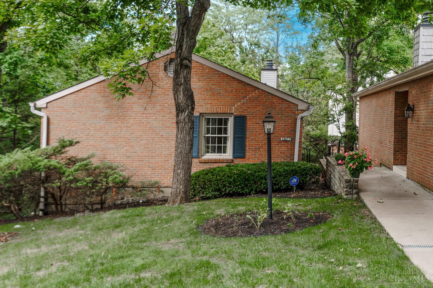 1001 Shakertown Court