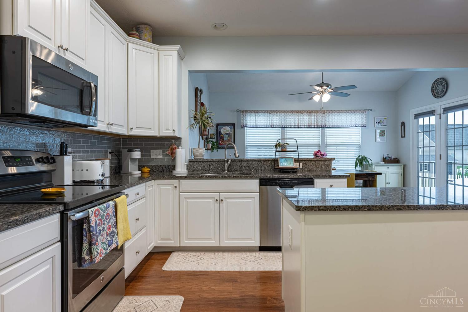 8157 Bushclover Drive, Tipp City, Ohio image 7