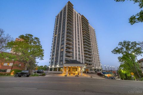 Photo of 2200 Victory Parkway #710, Cincinnati, OH 45206 (MLS # 1876557)