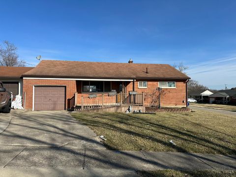 Photo of 30 Berkshire Court, Hamilton, OH 45013 (MLS # 1866127)