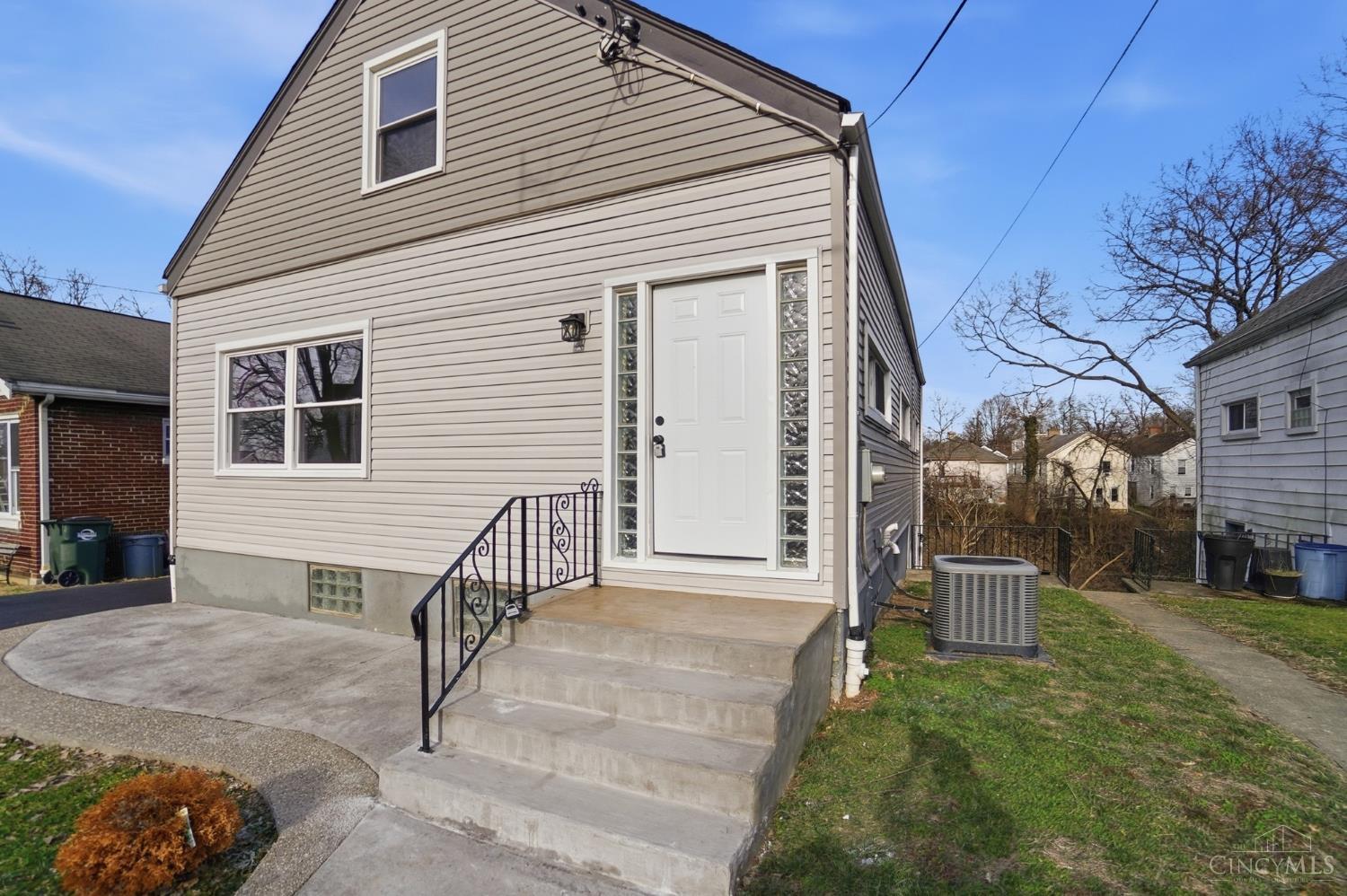 4732 Ridgeway Avenue