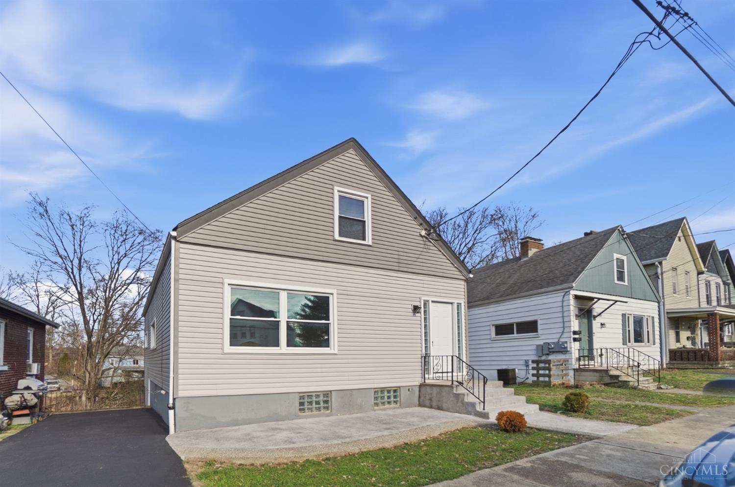 4732 Ridgeway Avenue