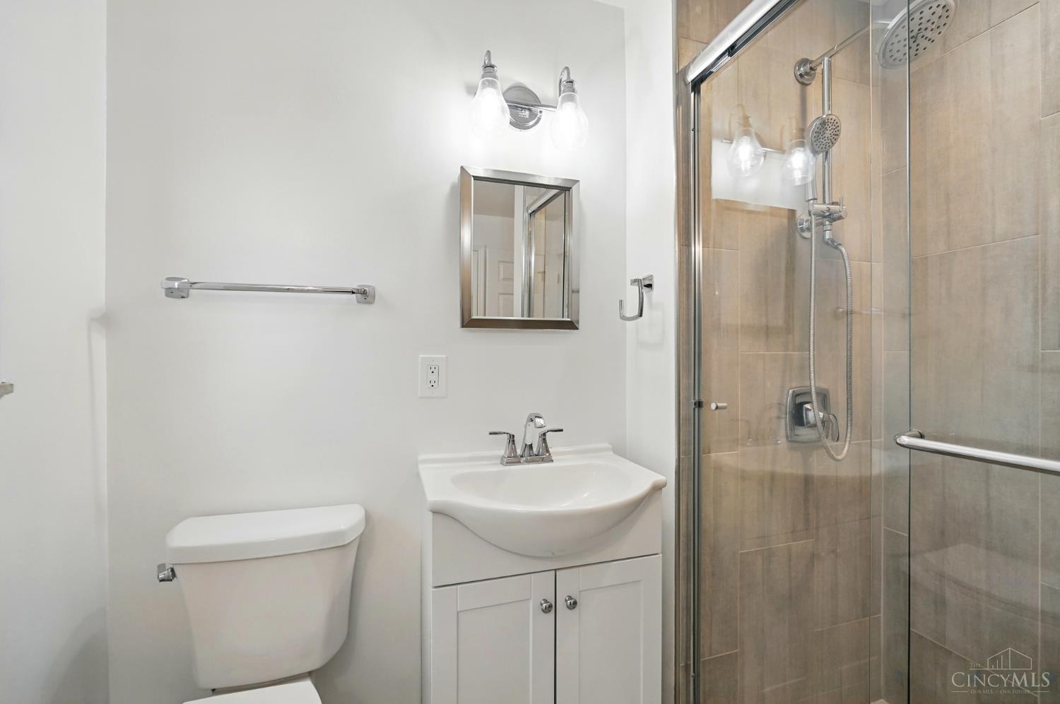 10726 Lanyard Dr, Montgomery, Ohio image 34