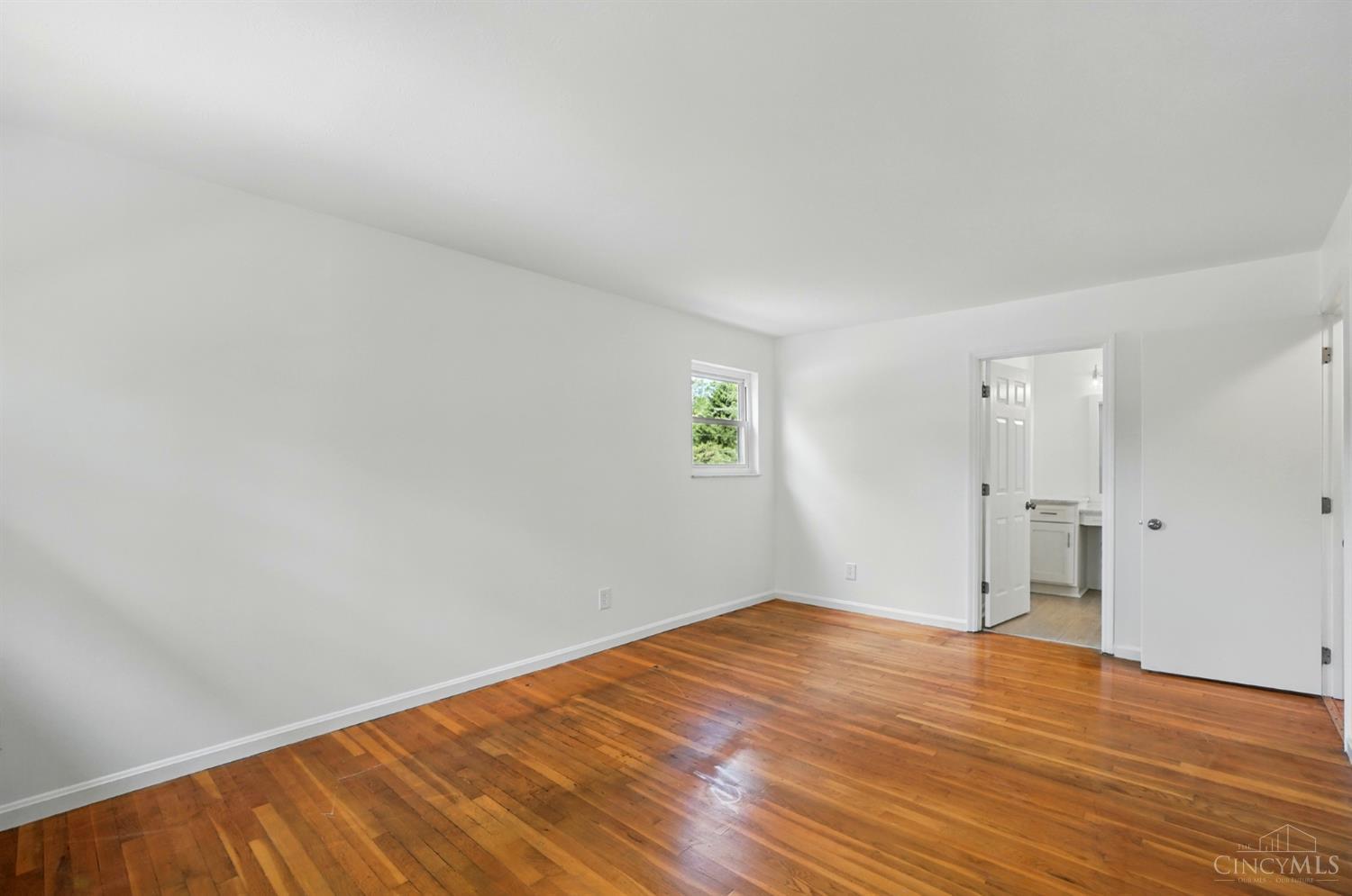 10726 Lanyard Dr, Montgomery, Ohio image 30