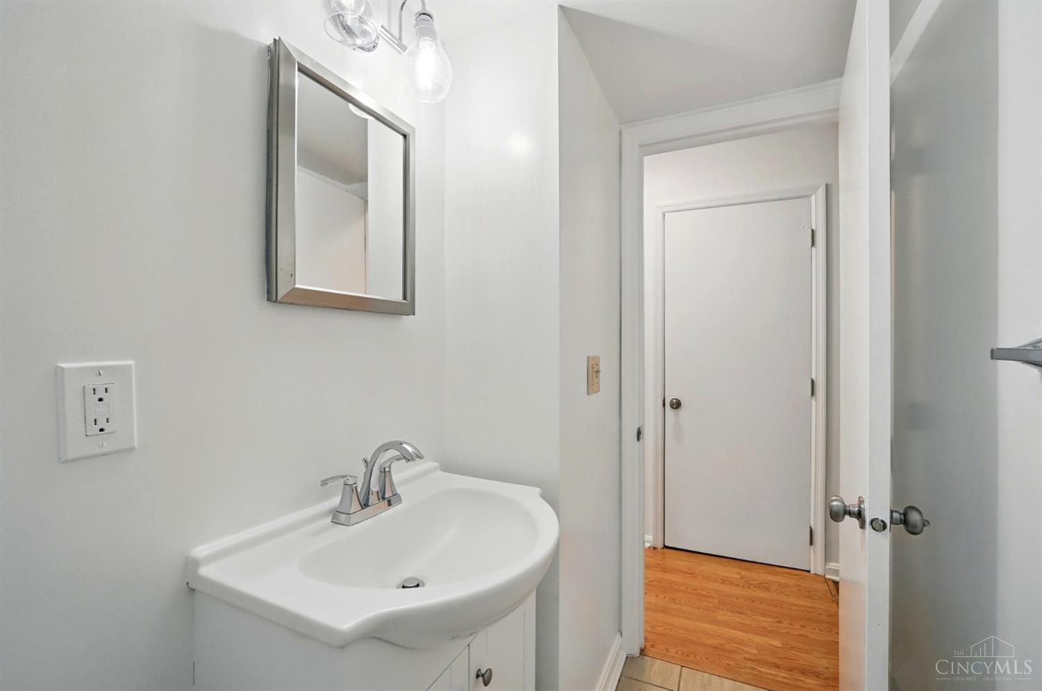 10726 Lanyard Dr, Montgomery, Ohio image 23