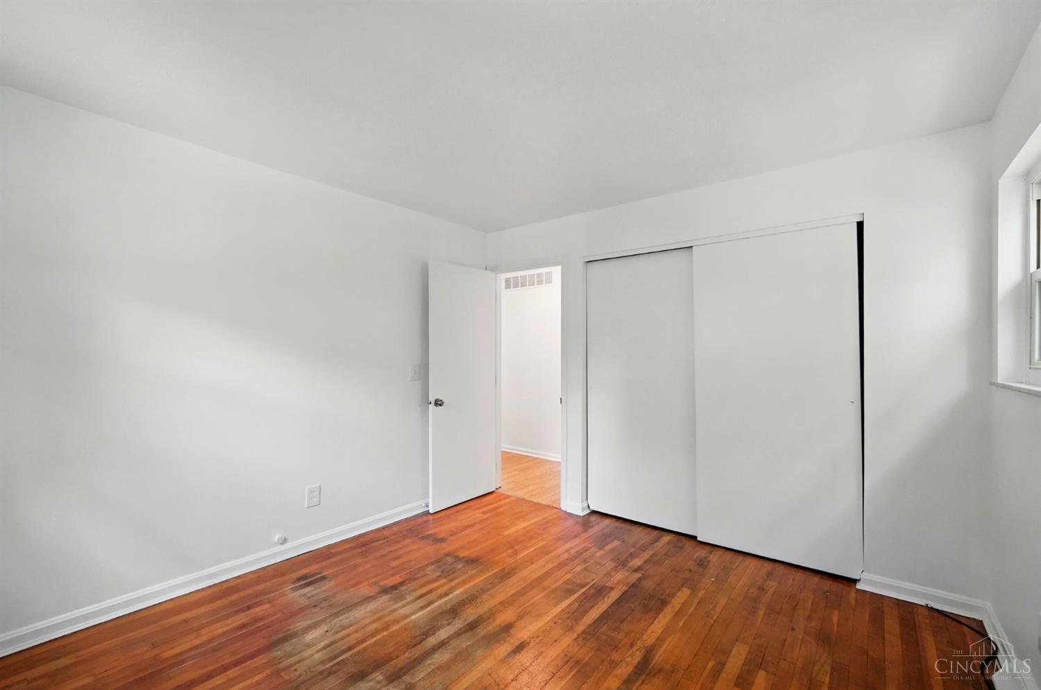 10726 Lanyard Dr, Montgomery, Ohio image 38