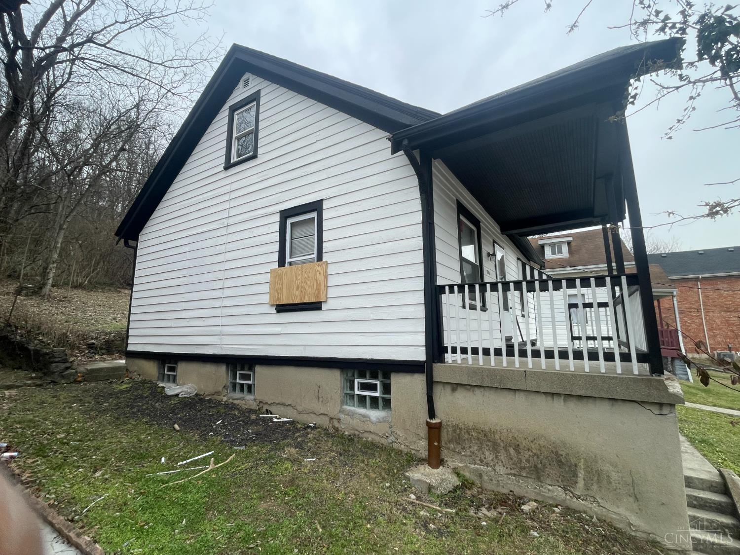 2040 Queen City Avenue