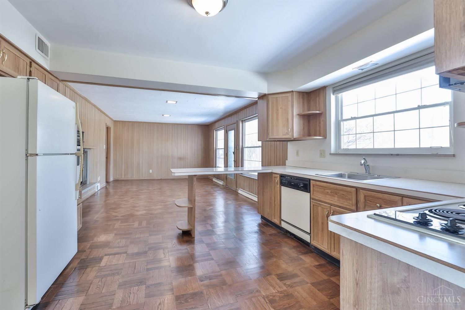 9299 Fidelis Drive, Blue Ash, Ohio image 17