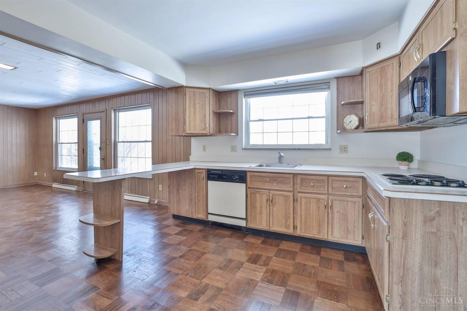 9299 Fidelis Drive, Blue Ash, Ohio image 16