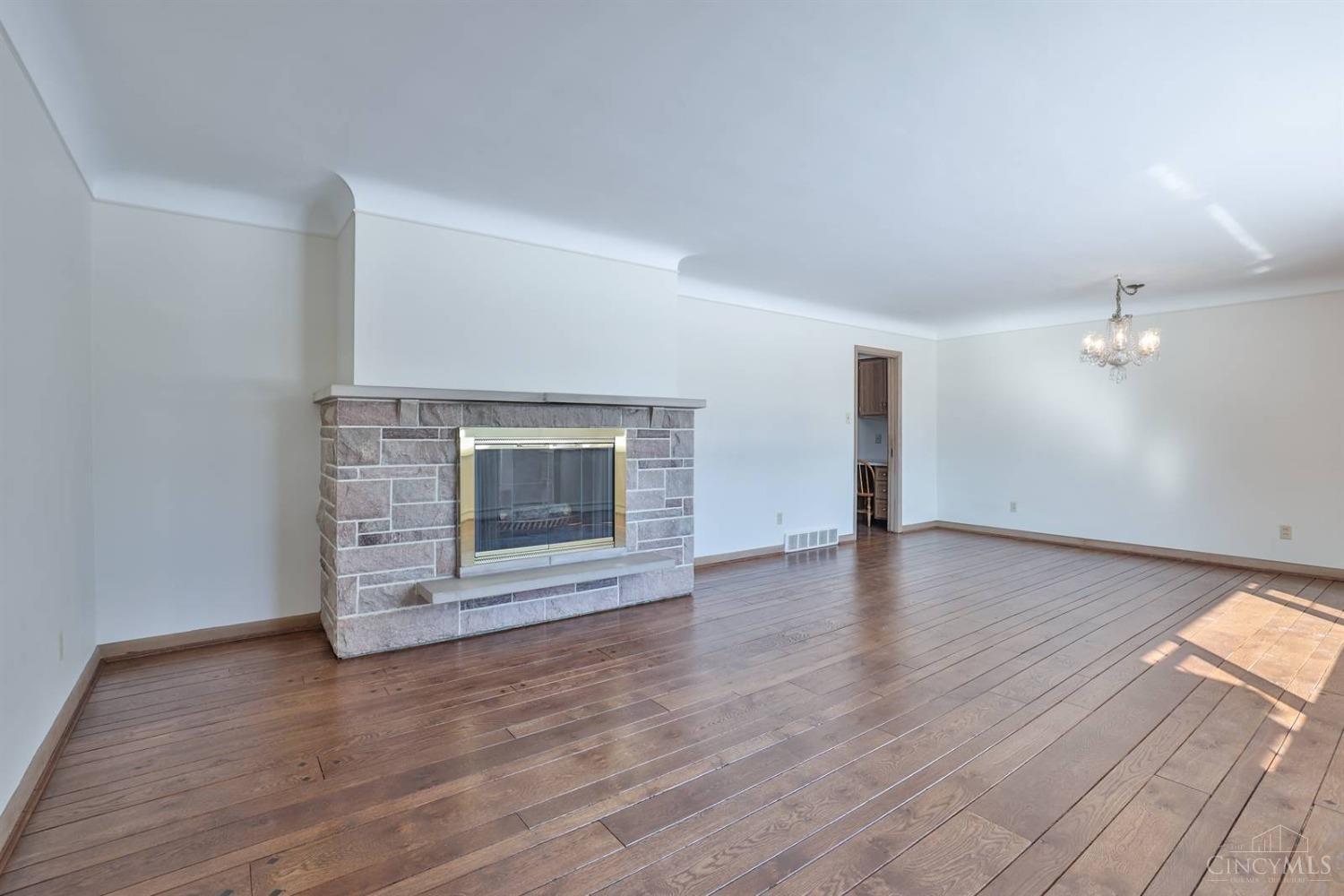 9299 Fidelis Drive, Blue Ash, Ohio image 6