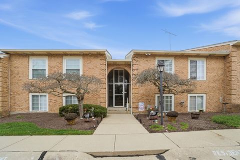 Photo of 5210 Old Oak Trail #5, Delhi Township, OH 45238 (MLS # 1871477)