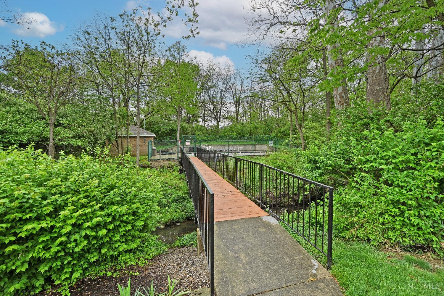 1544 W Galbraith Road #408, North College Hill, Ohio image 22