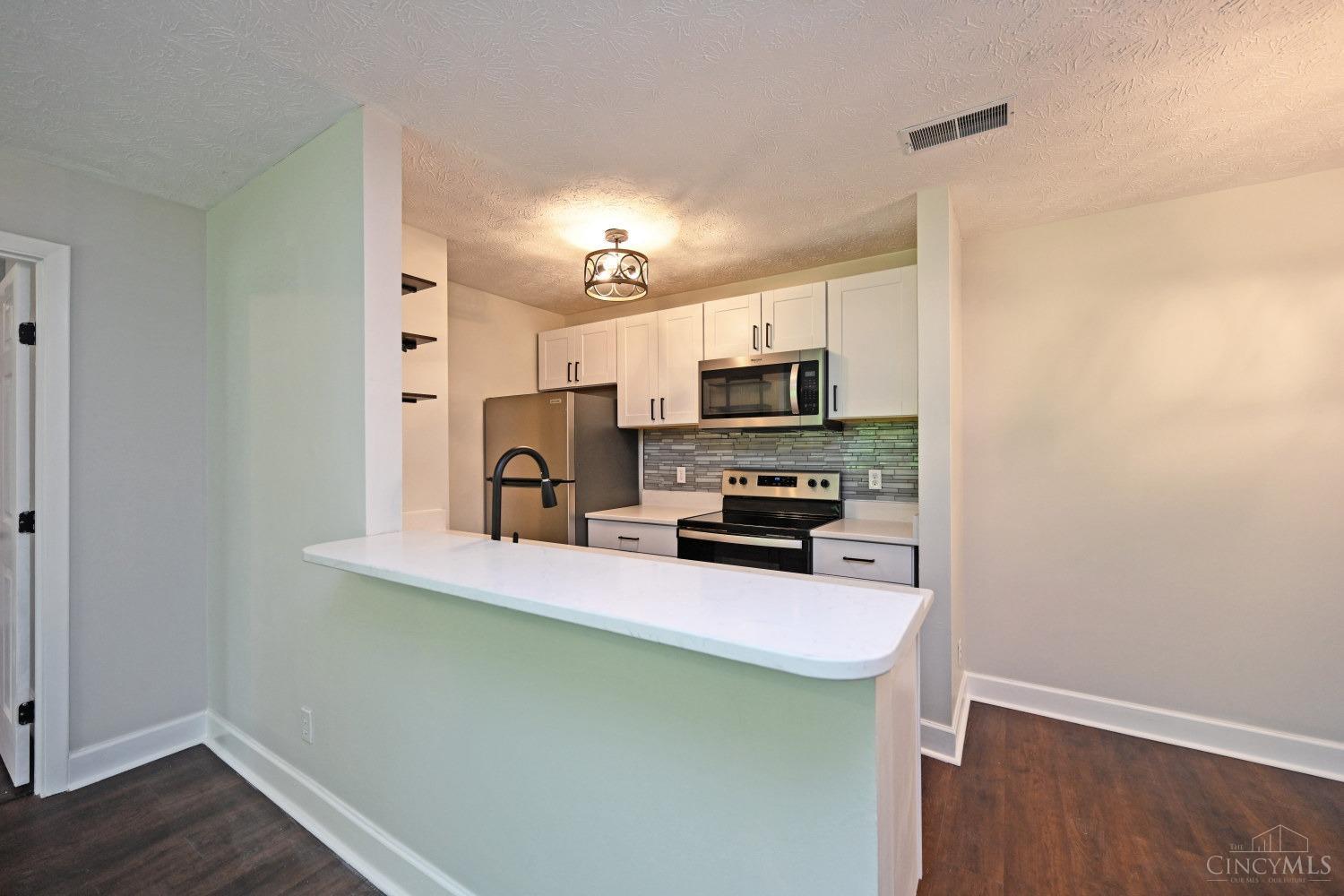 1544 W Galbraith Road #408, North College Hill, Ohio image 3