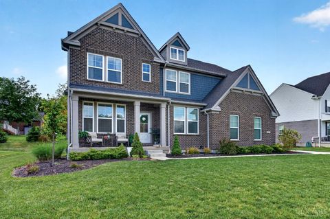 Photo of 9137 Lawnview Ct, Loveland, OH 45140 (MLS # 1877727)