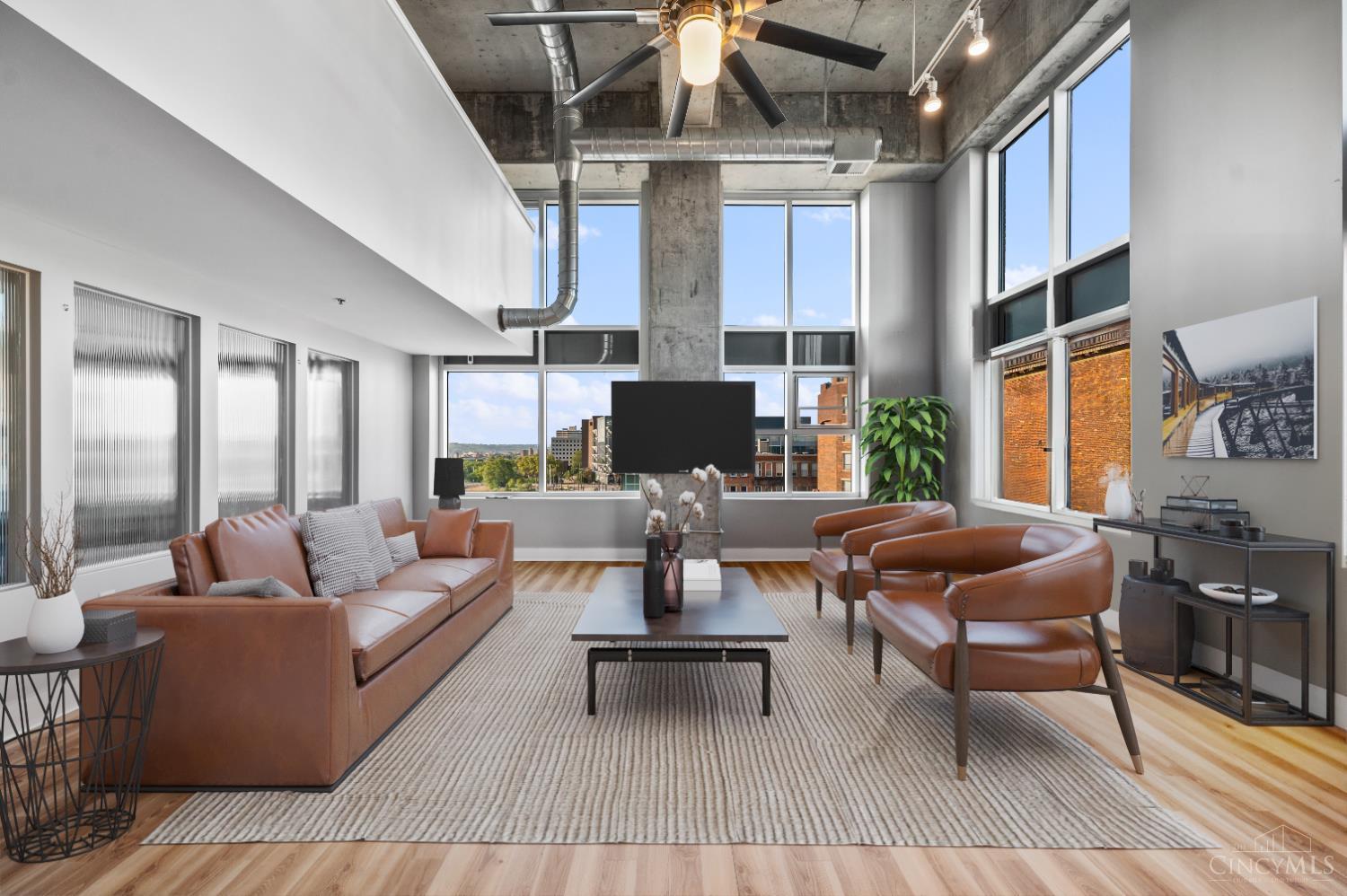 353 W Fourth Street 600