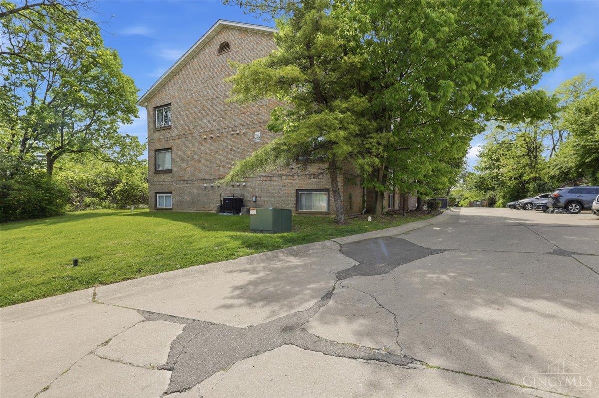 2435 Montana Avenue 11