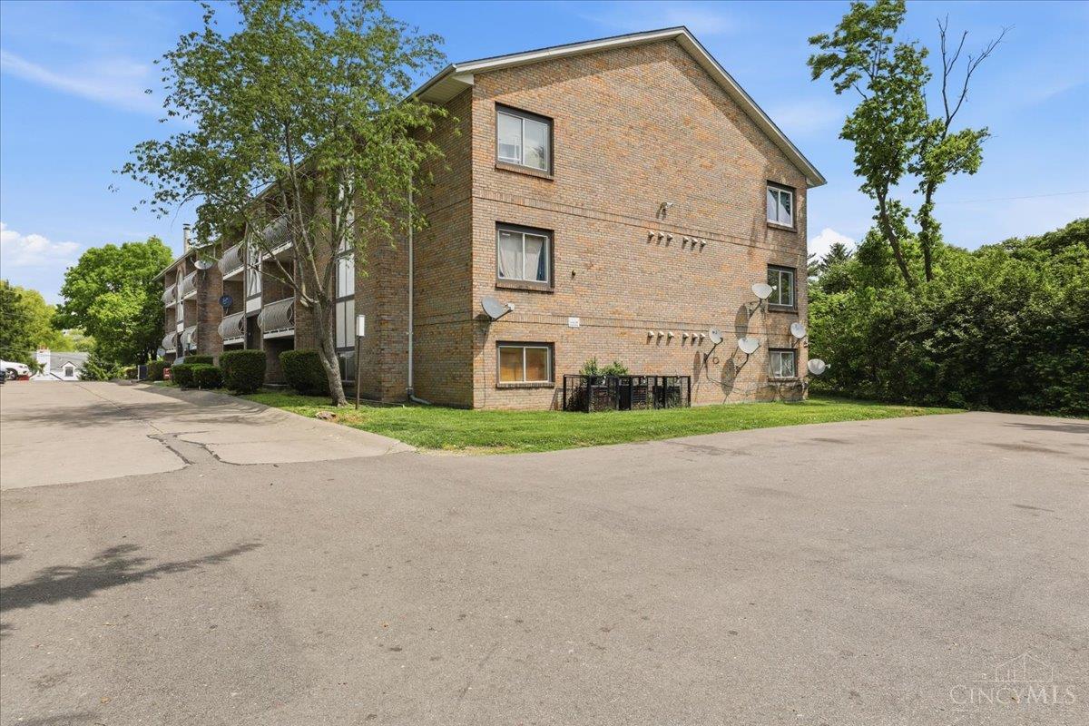 2435 Montana Avenue 11