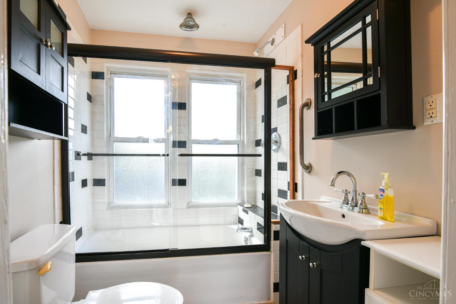 Franklin, Ohio 45005, United States, 3 Bedrooms Bedrooms, ,1 BathroomBathrooms,Residential,Pending,205770