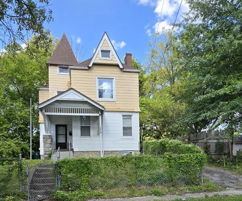 Photo of 1318 Franklin Avenue, Cincinnati, OH 45237 (MLS # 1867693)