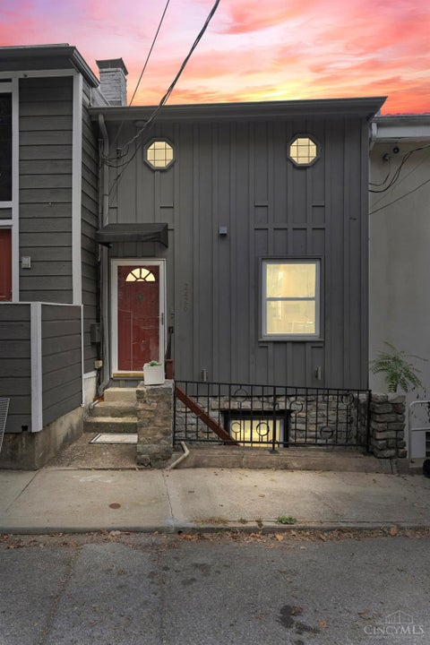 Homes For Sale - 2426 Maryland Avenue<br/> Cincinnati, OH 45204