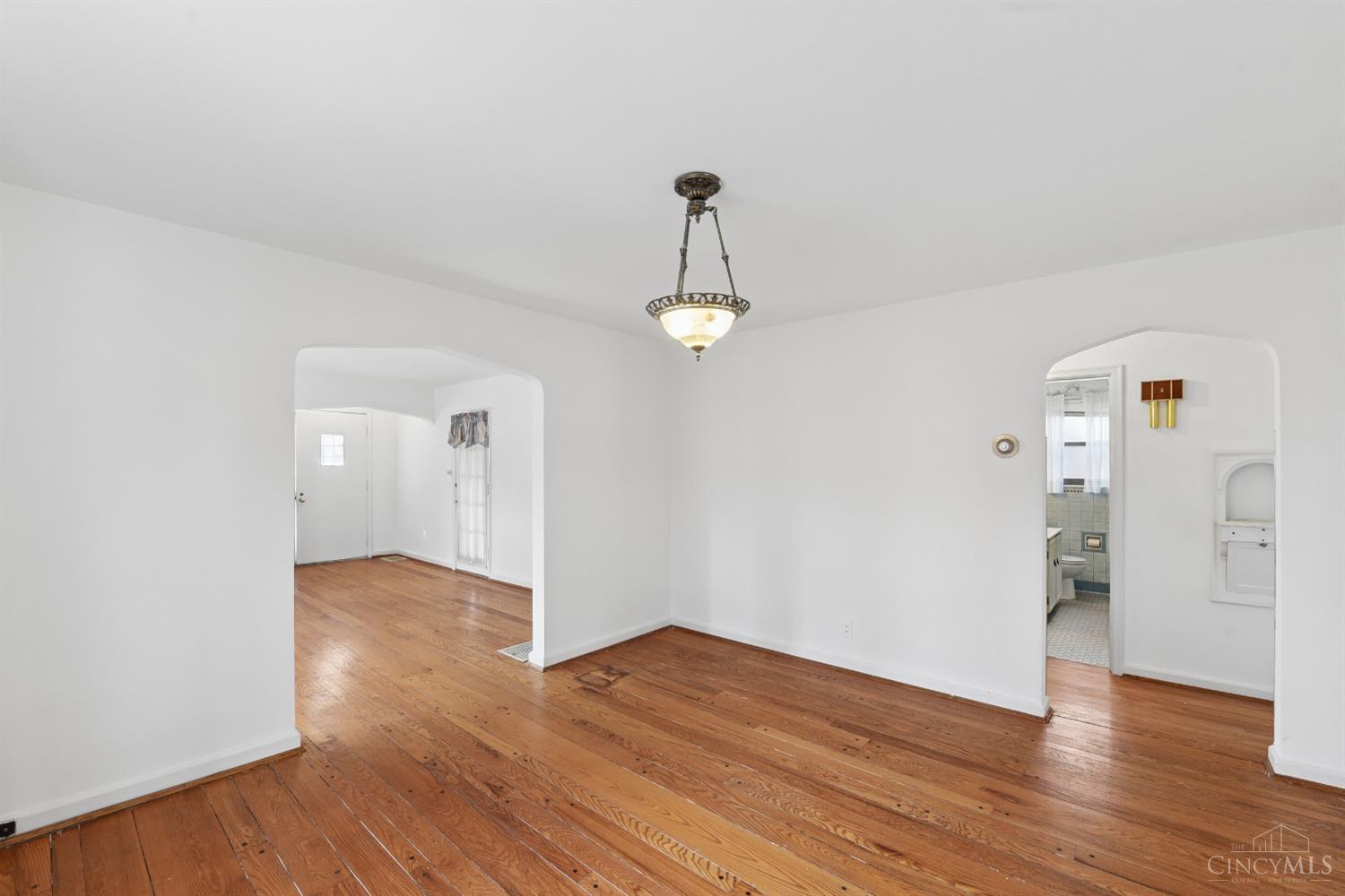 2512 Moundview Drive