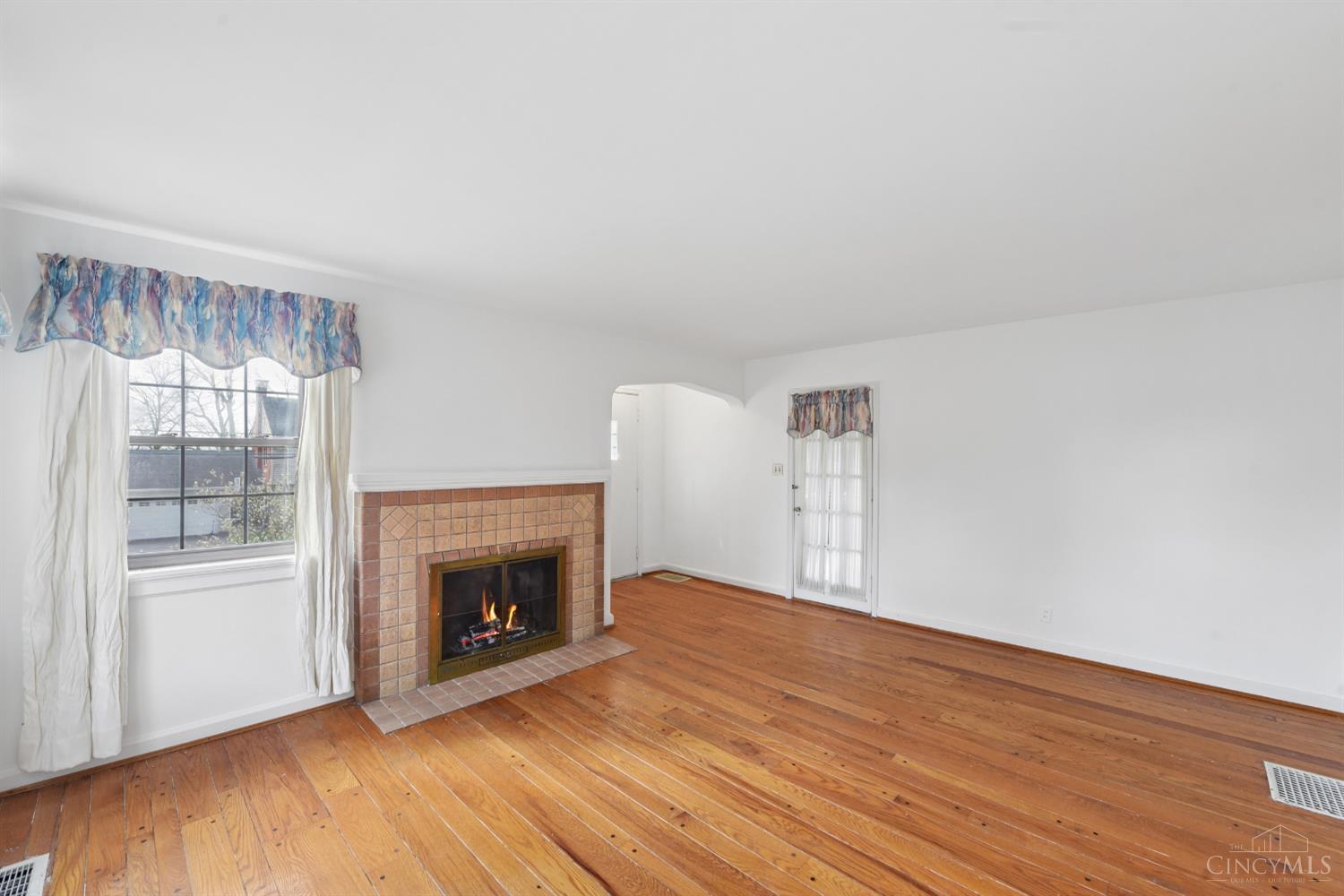 2512 Moundview Drive