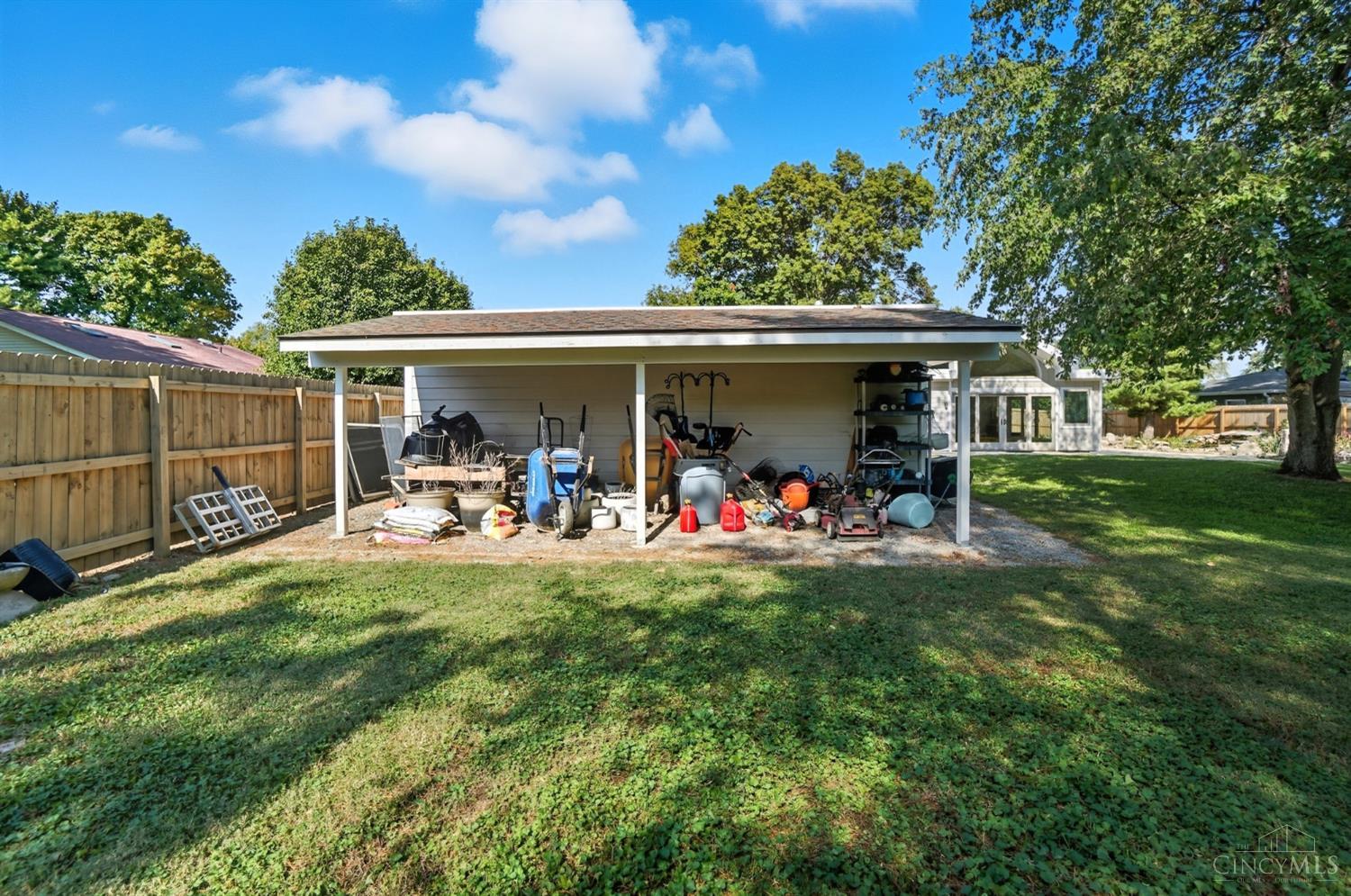 West Chester, Ohio 45069, United States, 3 Bedrooms Bedrooms, ,2 BathroomsBathrooms,Residential,Active,227170