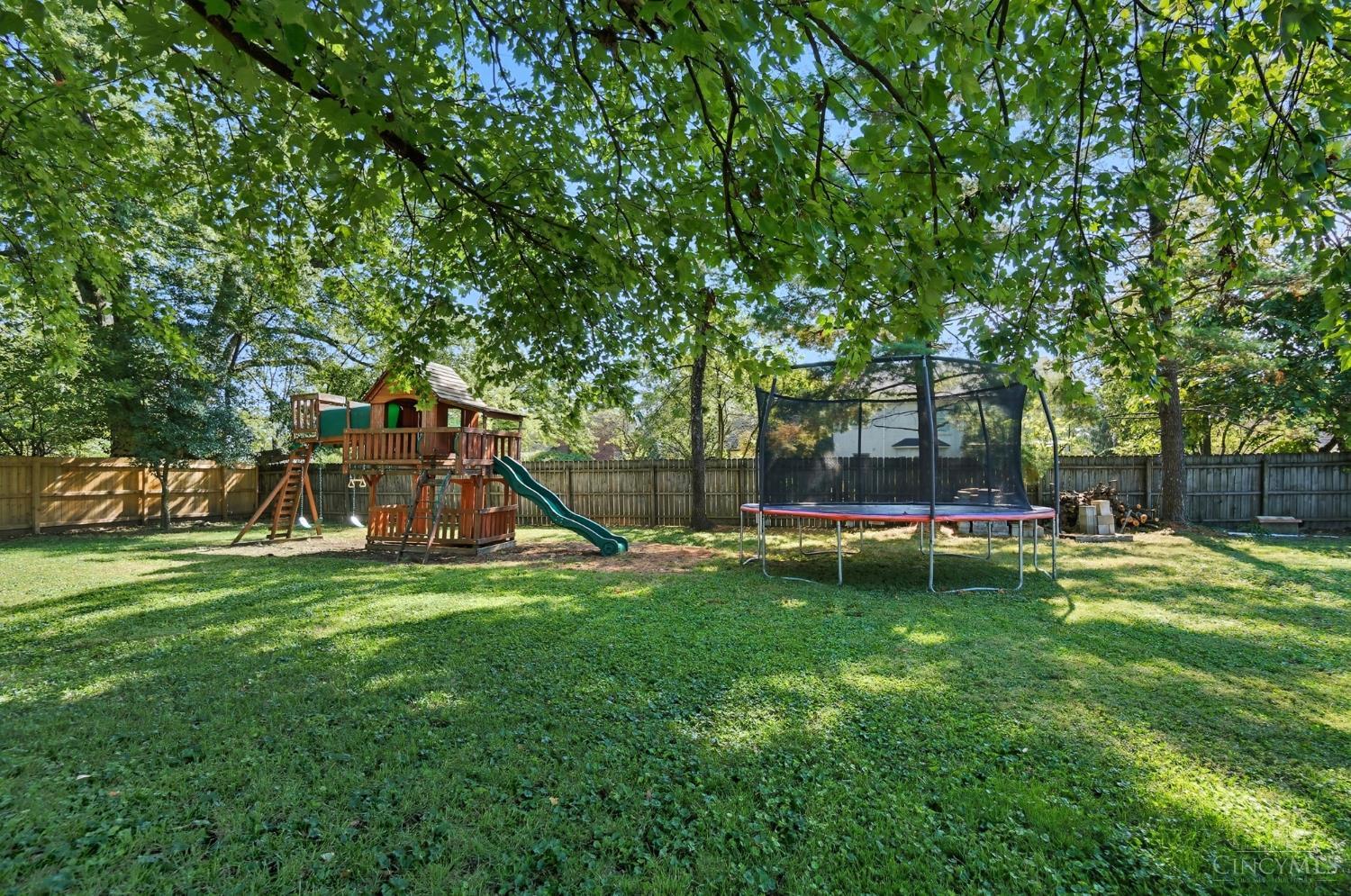 West Chester, Ohio 45069, United States, 3 Bedrooms Bedrooms, ,2 BathroomsBathrooms,Residential,Active,227170