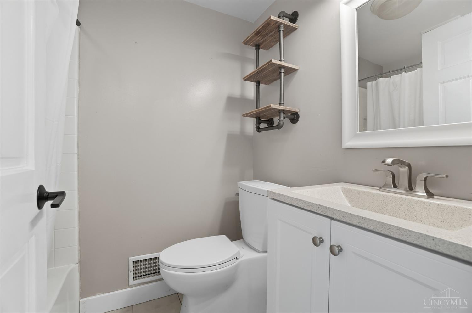 West Chester, Ohio 45069, United States, 3 Bedrooms Bedrooms, ,2 BathroomsBathrooms,Residential,Active,227170