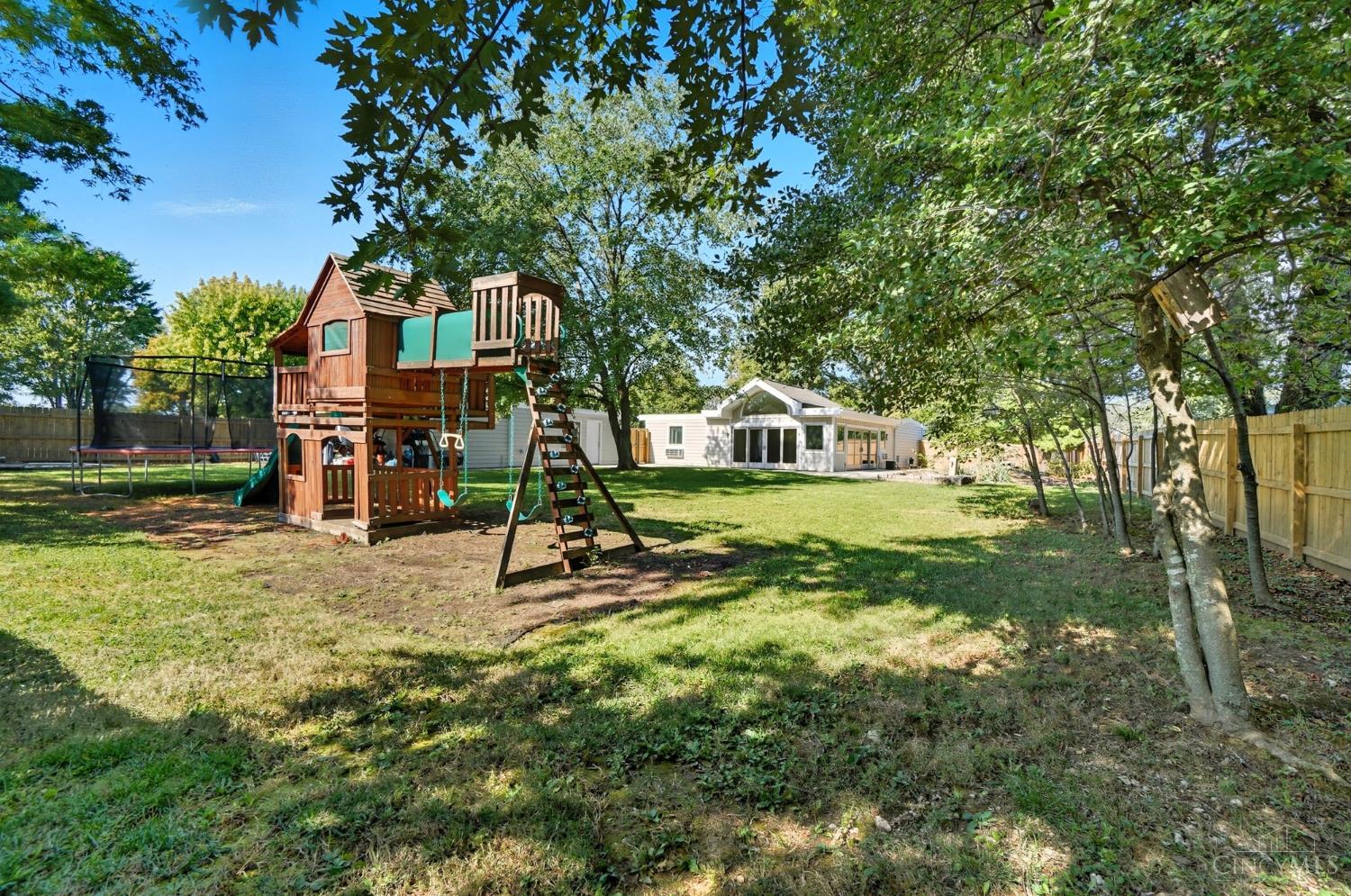 West Chester, Ohio 45069, United States, 3 Bedrooms Bedrooms, ,2 BathroomsBathrooms,Residential,Active,227170